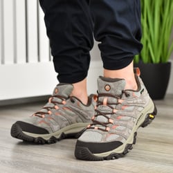 Merrell - Moab 3 Gore-Tex Hiking Shoes, Brown